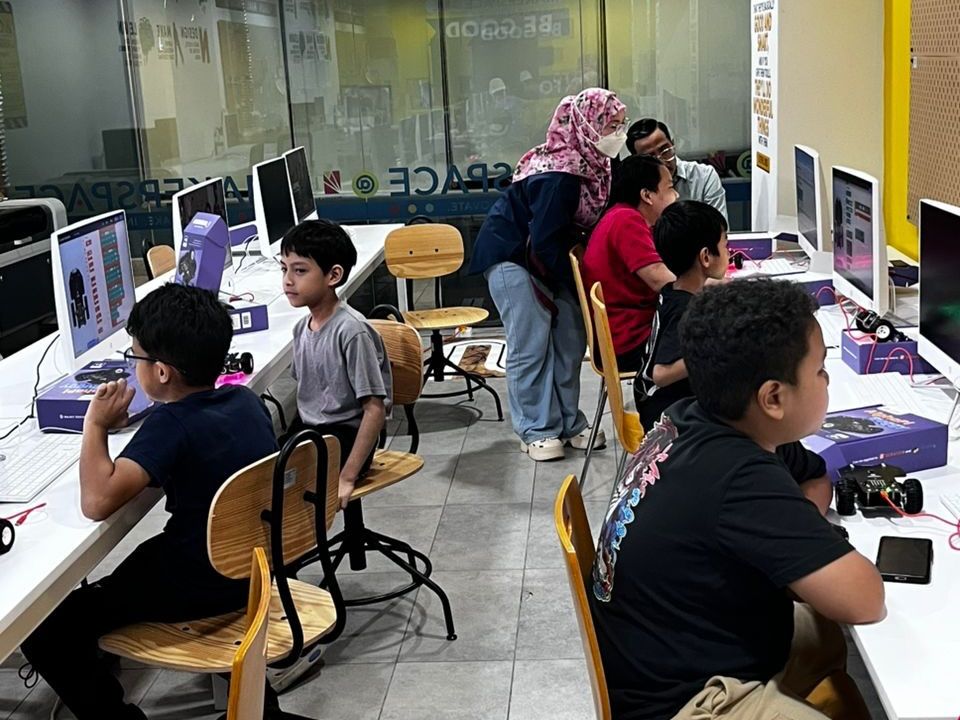 雪州免费外语班反应热烈 900人报名开45班