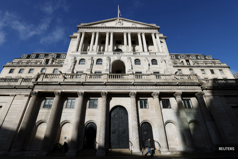 Bank of England maintains interest rate at 3.75 pct