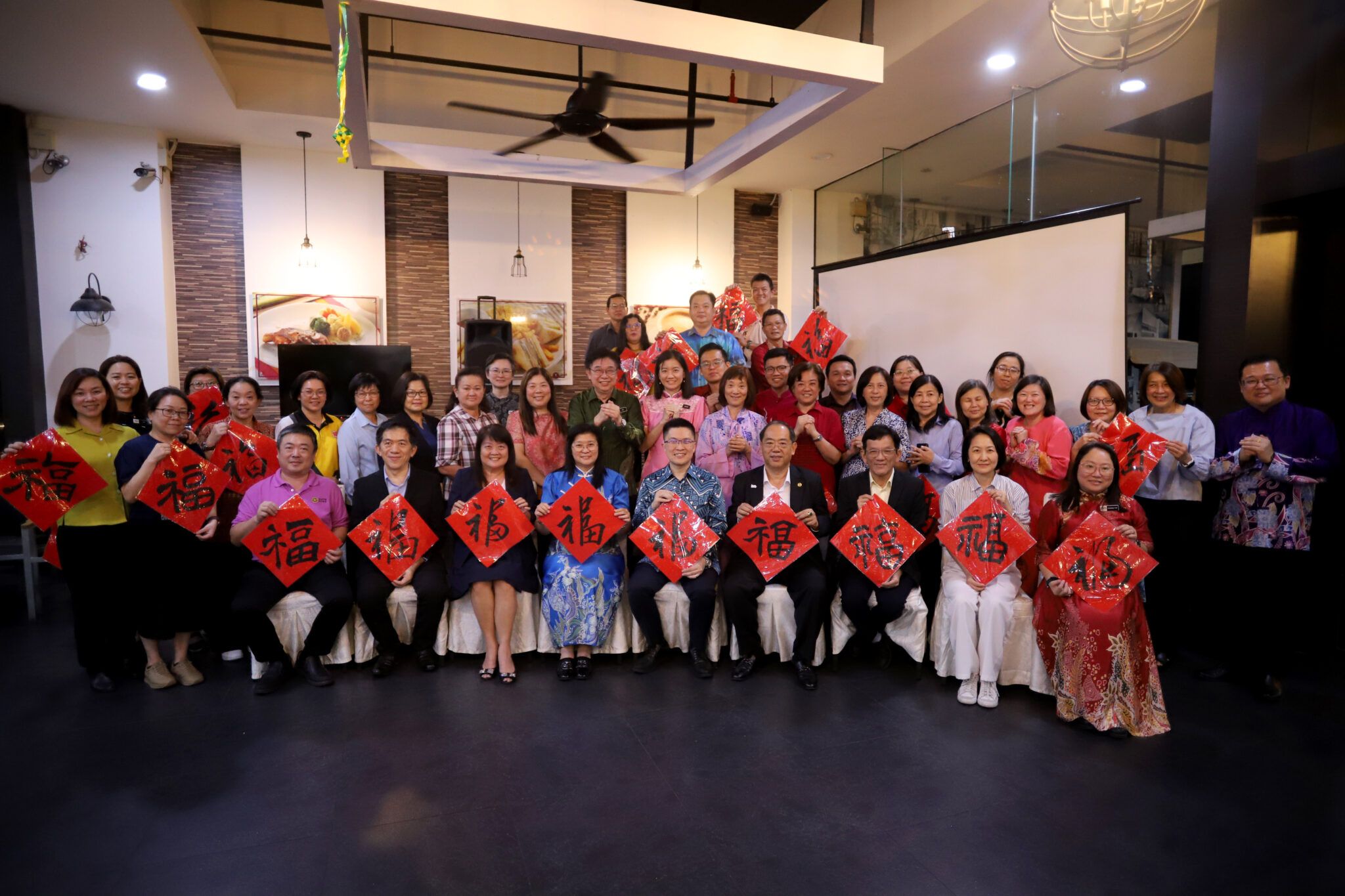 黄家和再为华教捎佳音   华中校长培训录取写新高