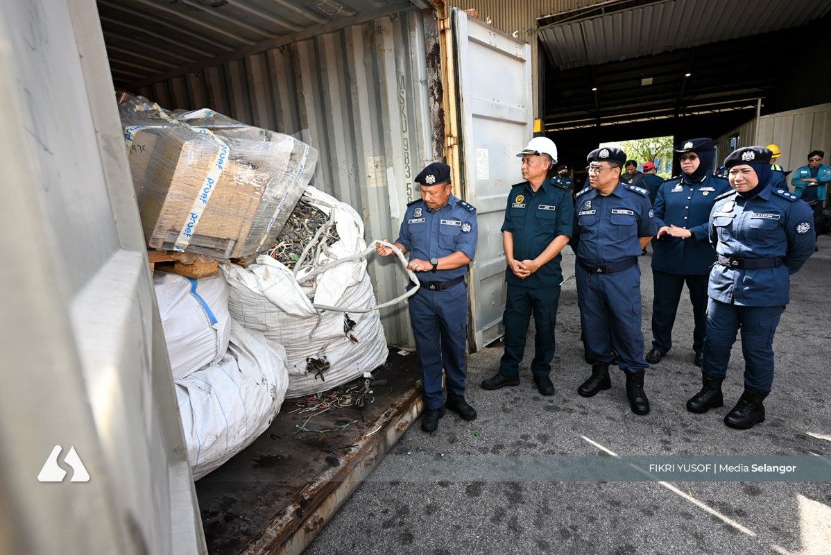 Kastam tumpas cubaan seludup masuk sisa elektronik bernilai RM2.15 juta