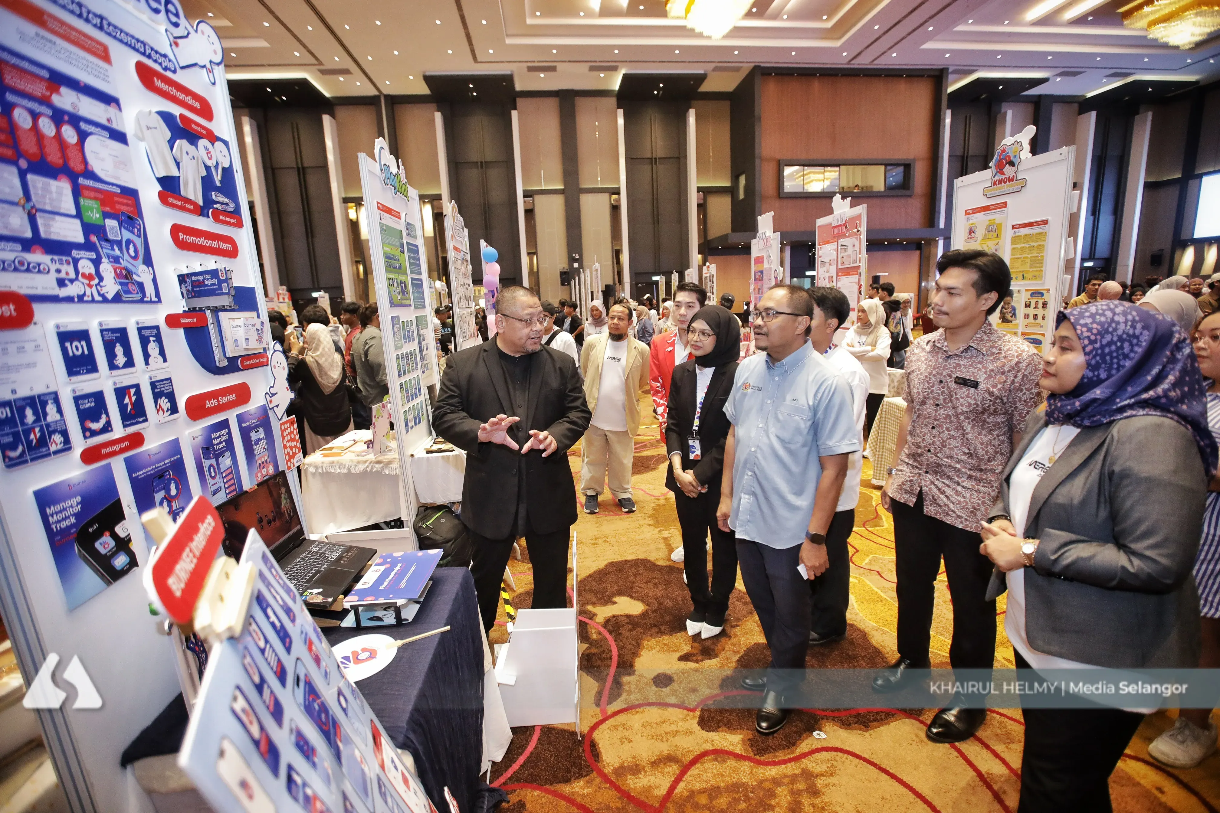 மெர்ஜ் இஸ் போல்டர் 2026 கண்காட்சி, மாணவர்களின் திறமைகளை நேரடியாக மதிப்பிடுவதற்கு தொழில்துறைப் பிரதிநிதிகளுக்கு ஒரு வாய்ப்பு