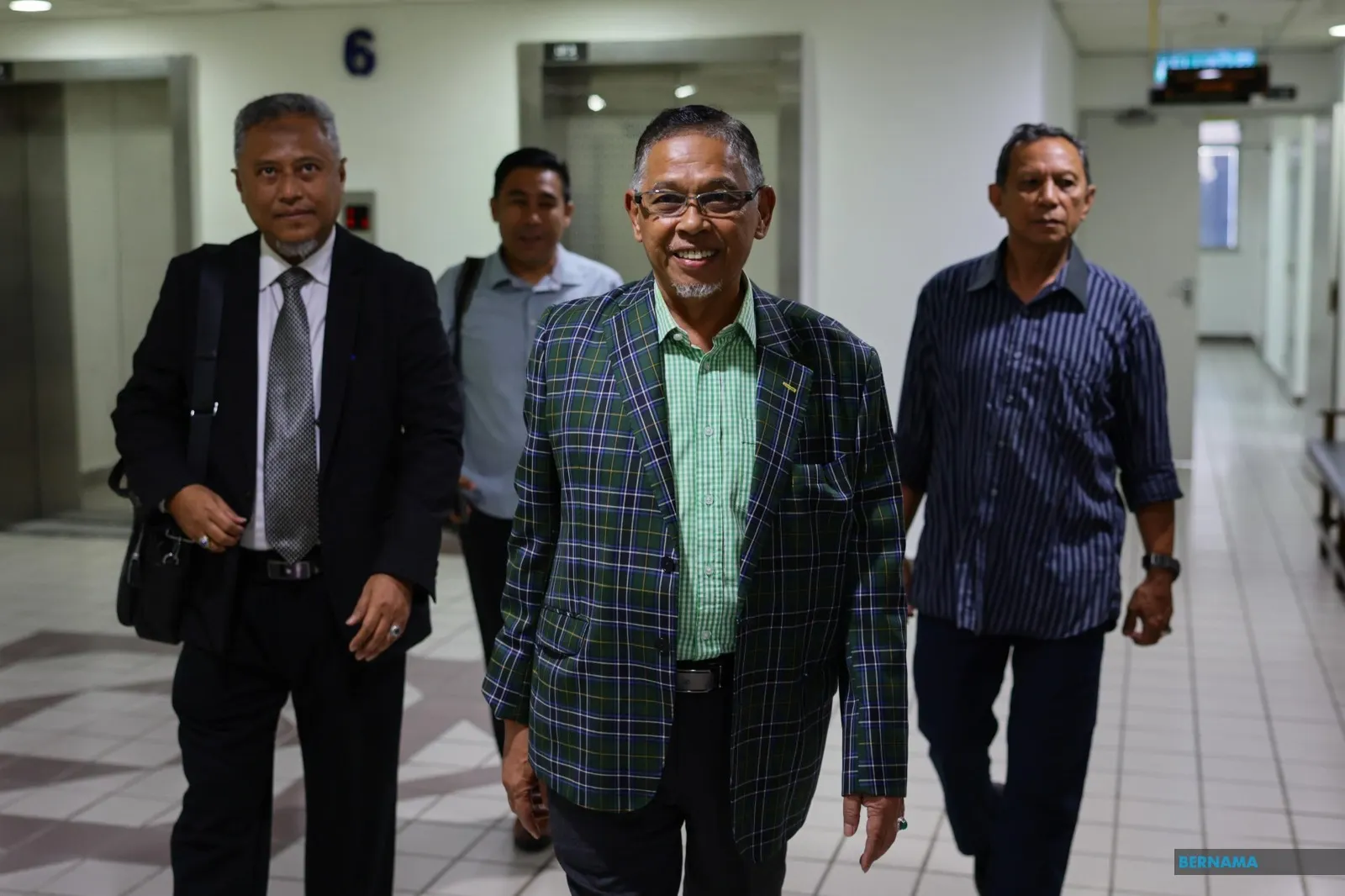 ஊழல் குற்றச்சாட்டு; திரங்கானு மாநில ஆட்சிக்குழு உறுப்பினர் ஹனஃபியா மாட் மீது வழக்கு