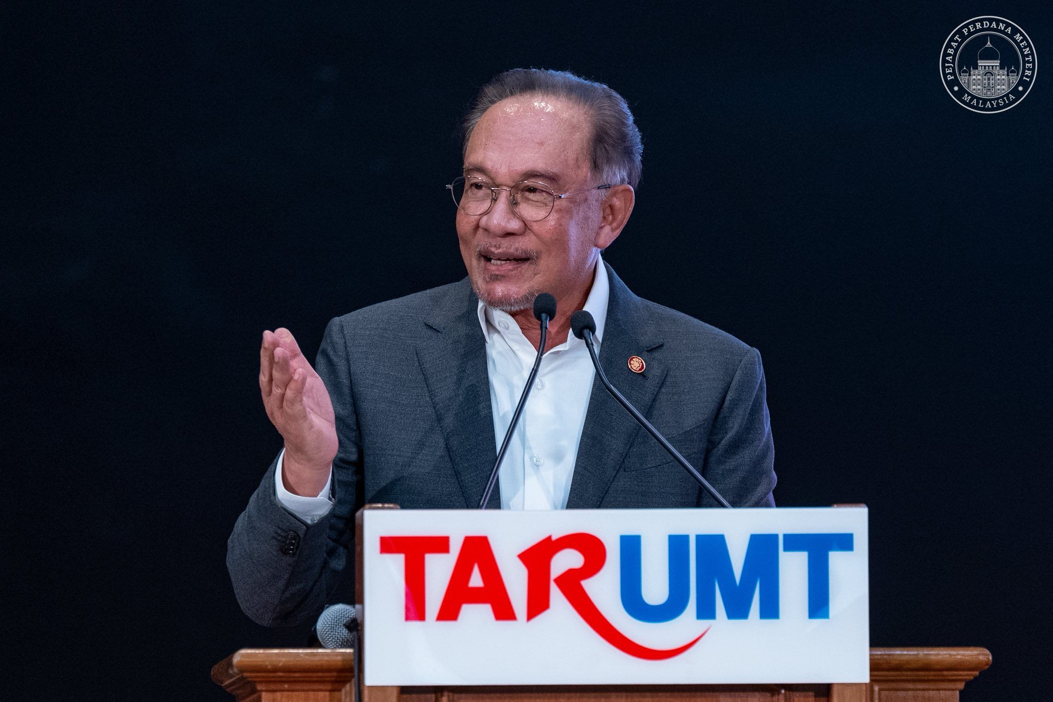 高等教育应尽量低成本  安华：惠及贫困学子