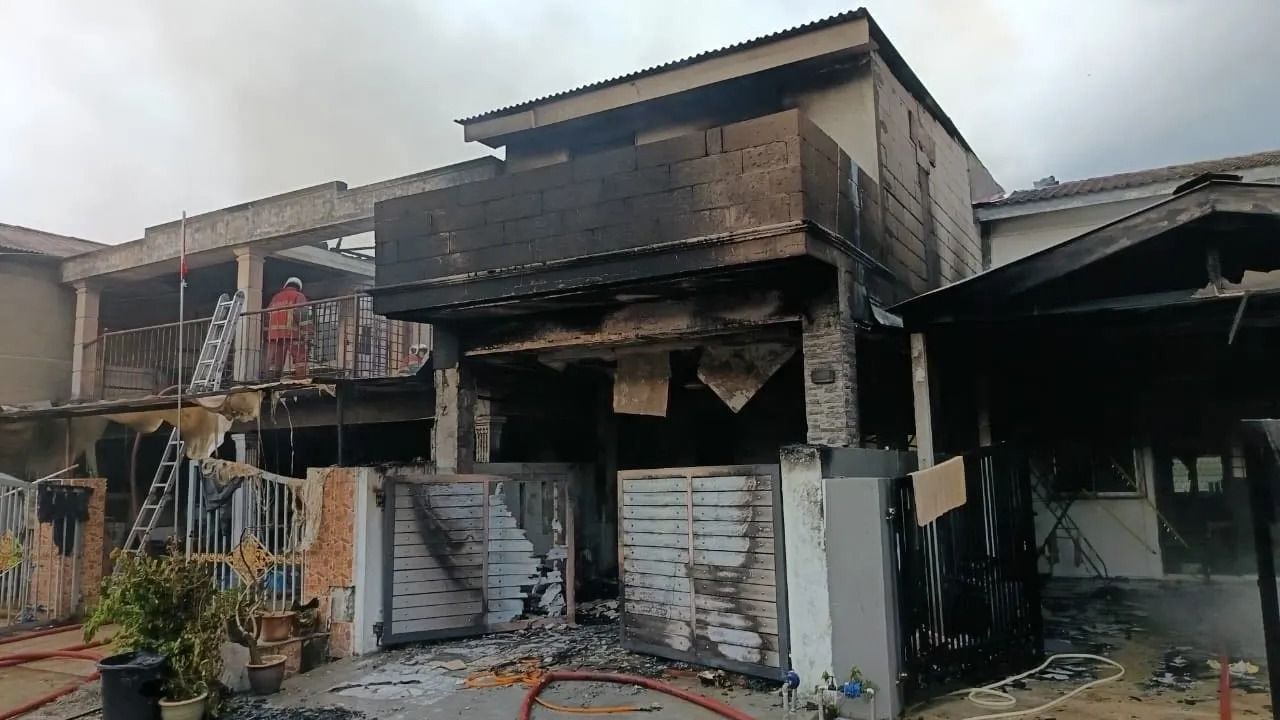 Tiga rumah musnah 98 peratus dalam kebakaran di Bandar Baru Sungai Buloh