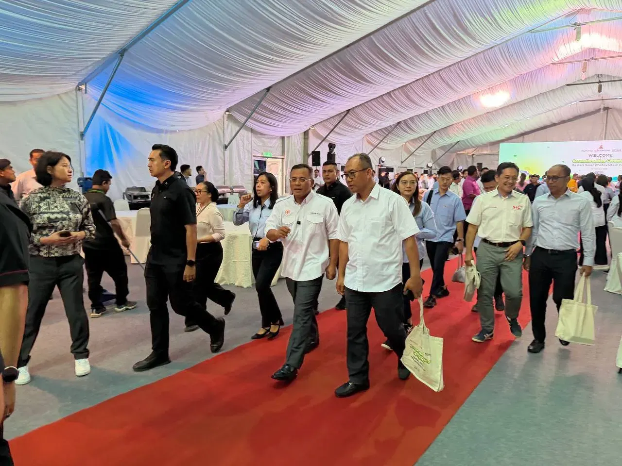 大臣关注毛糯河污染课题