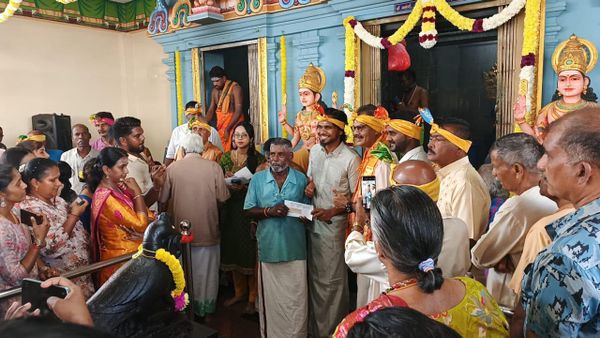 13 persatuan kuil di Kuala Langat terima sumbangan Kerajaan Negeri