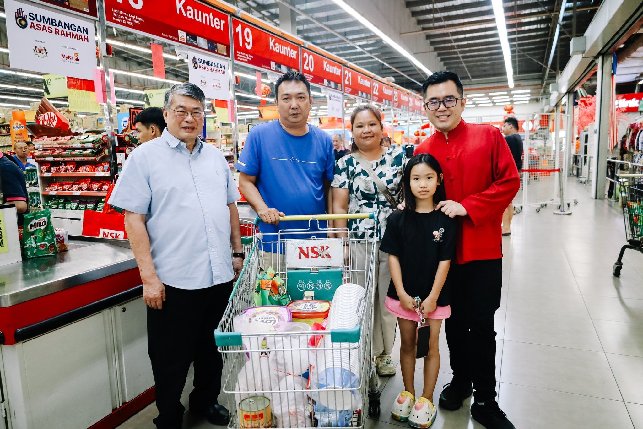 新古毛与万挠千人获佳节购物券 助减轻新春开销负担