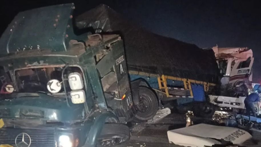 Pemandu lori maut, tujuh cedera kemalangan bas, dua lori di Lebuhraya Plus