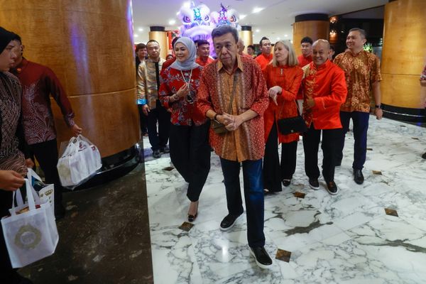 Sultan, Permaisuri Selangor berangkat ke Majlis Makan Malam Tahun Baharu Cina