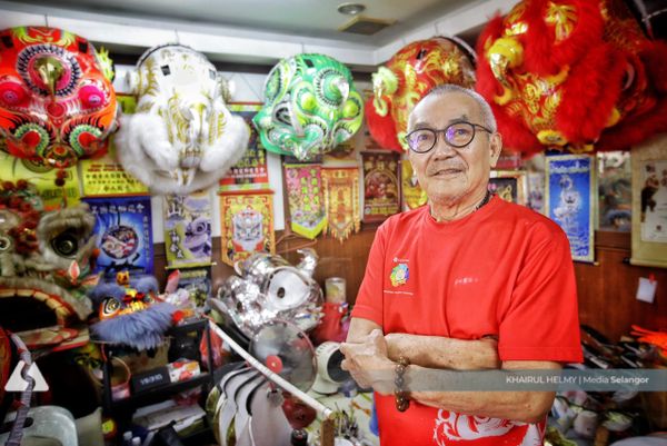 Seni pembuatan kepala singa ke persada dunia