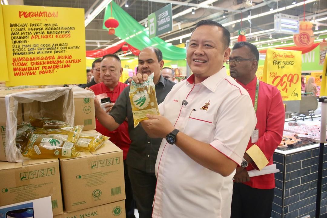 雪州监督春节15种统制品物价   贸消部：货源供应充足