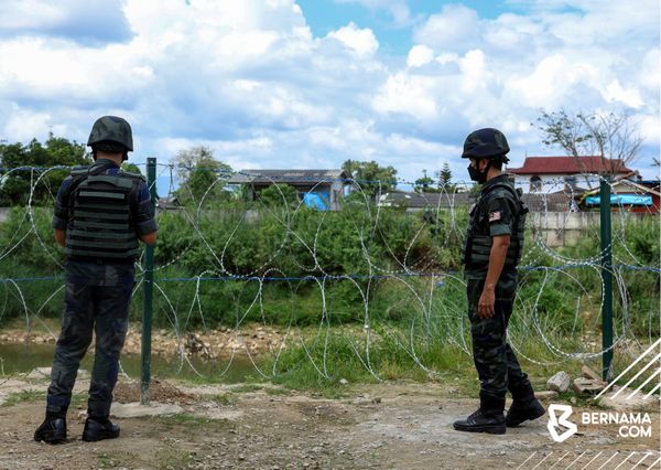 Pagar kawad berduri dipasang di pangkalan haram sempadan Malaysia-Thailand