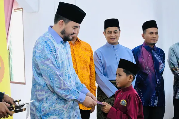 Raja Muda Selangor santuni 25 anak yatim, PKNS sumbang RM100,000 bina dewan