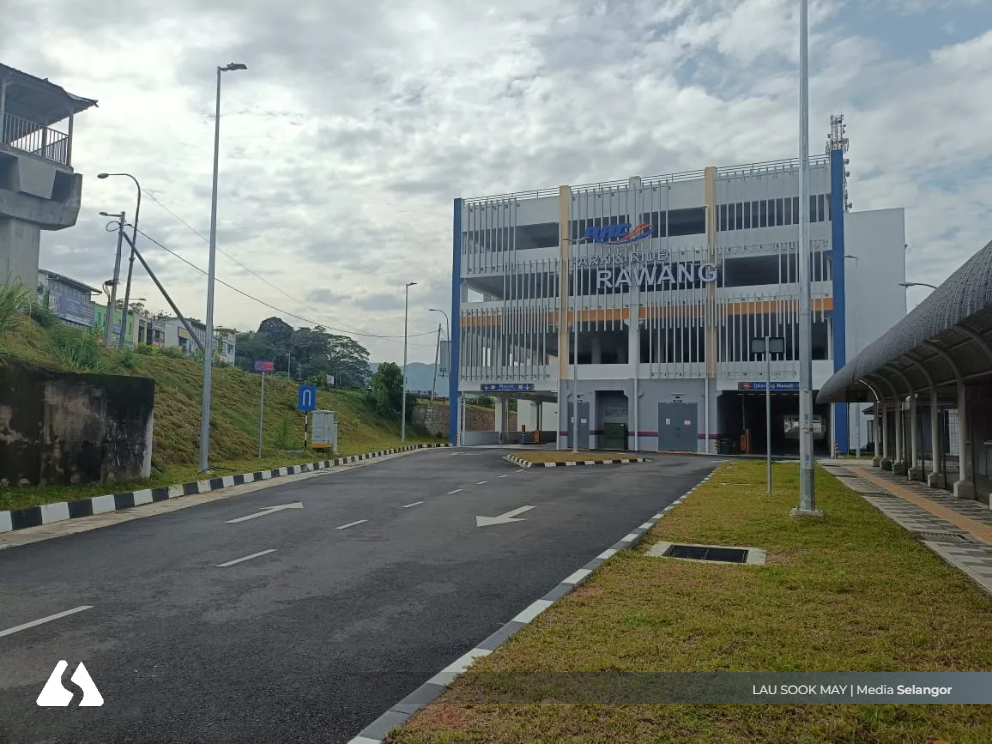 万挠火车站多层停车场启用   556个车位纾缓泊车压力