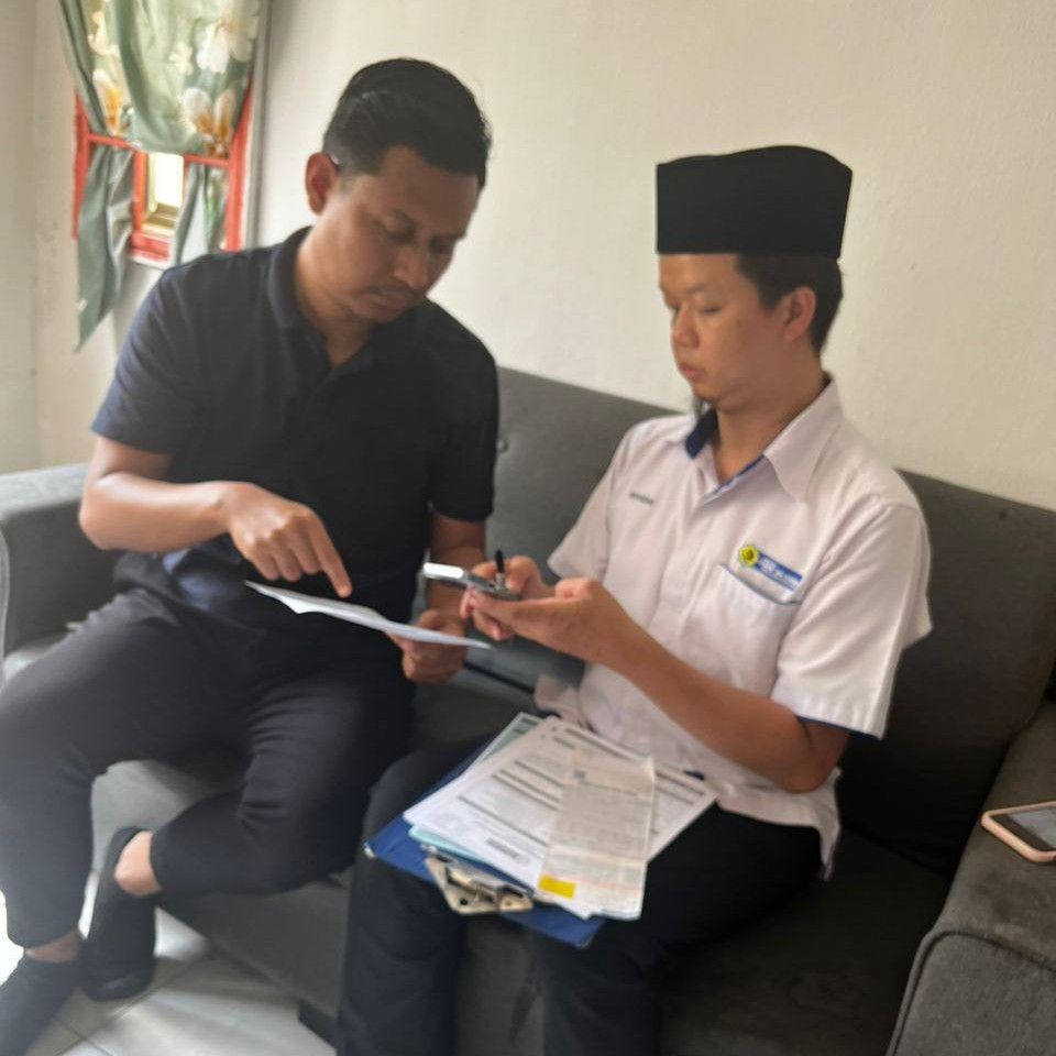 Bantuan zakat ringankan beban pasangan OKU besarkan anak autisme