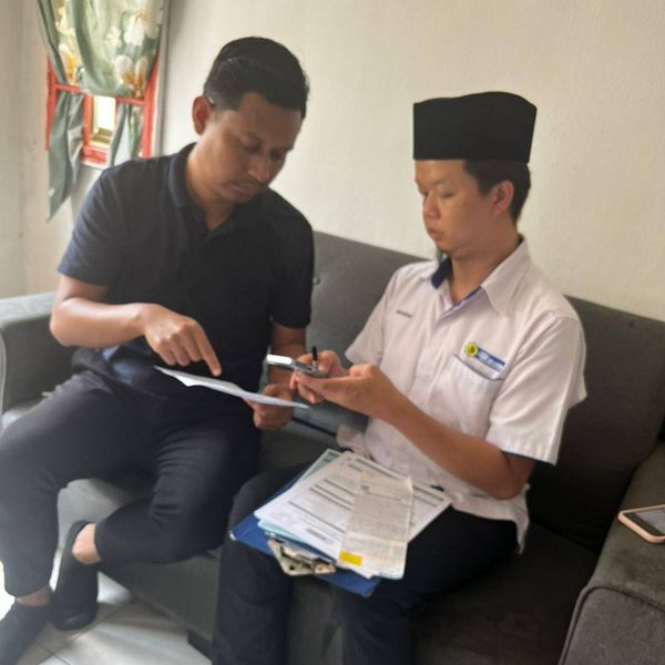 Bantuan zakat ringankan beban pasangan OKU besarkan anak autisme