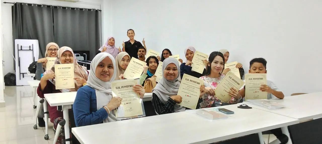 蔡伟杰办基础中文班   12巫印裔学员顺利结业