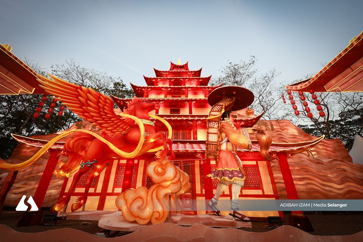 佛光山平安灯会媒体预览  18米莫高窟主灯亮灯.料吸引50万人次