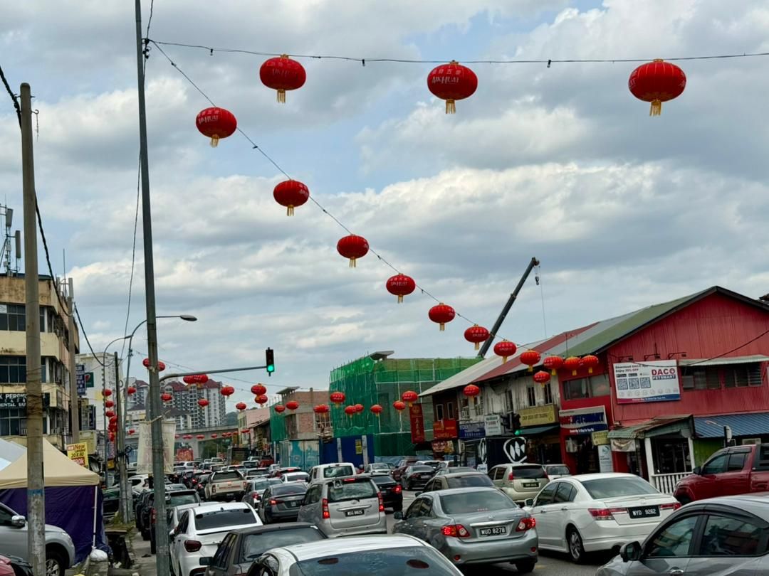 商家赞助灯笼美化沙登街区    政府省钱、社区添彩达致双赢