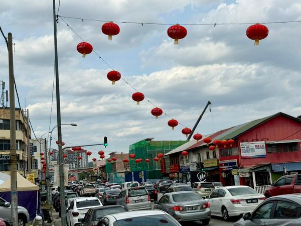 商家赞助灯笼美化沙登街区 政府省钱、社区添彩达致双赢