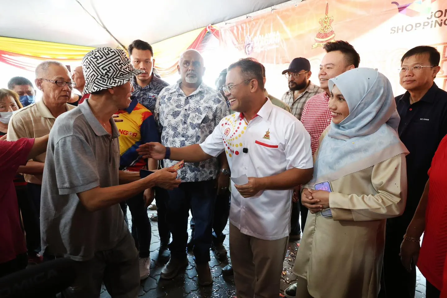 MB serah baucar Jom Shopping Tahun Baharu Cina RM200 di DUN Sungai Tua