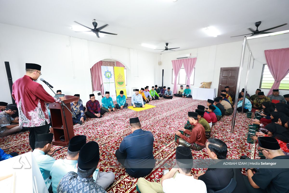 RMS santuni 25 anak yatim, dana RM141,000 naik taraf asrama di Sabak Bernam