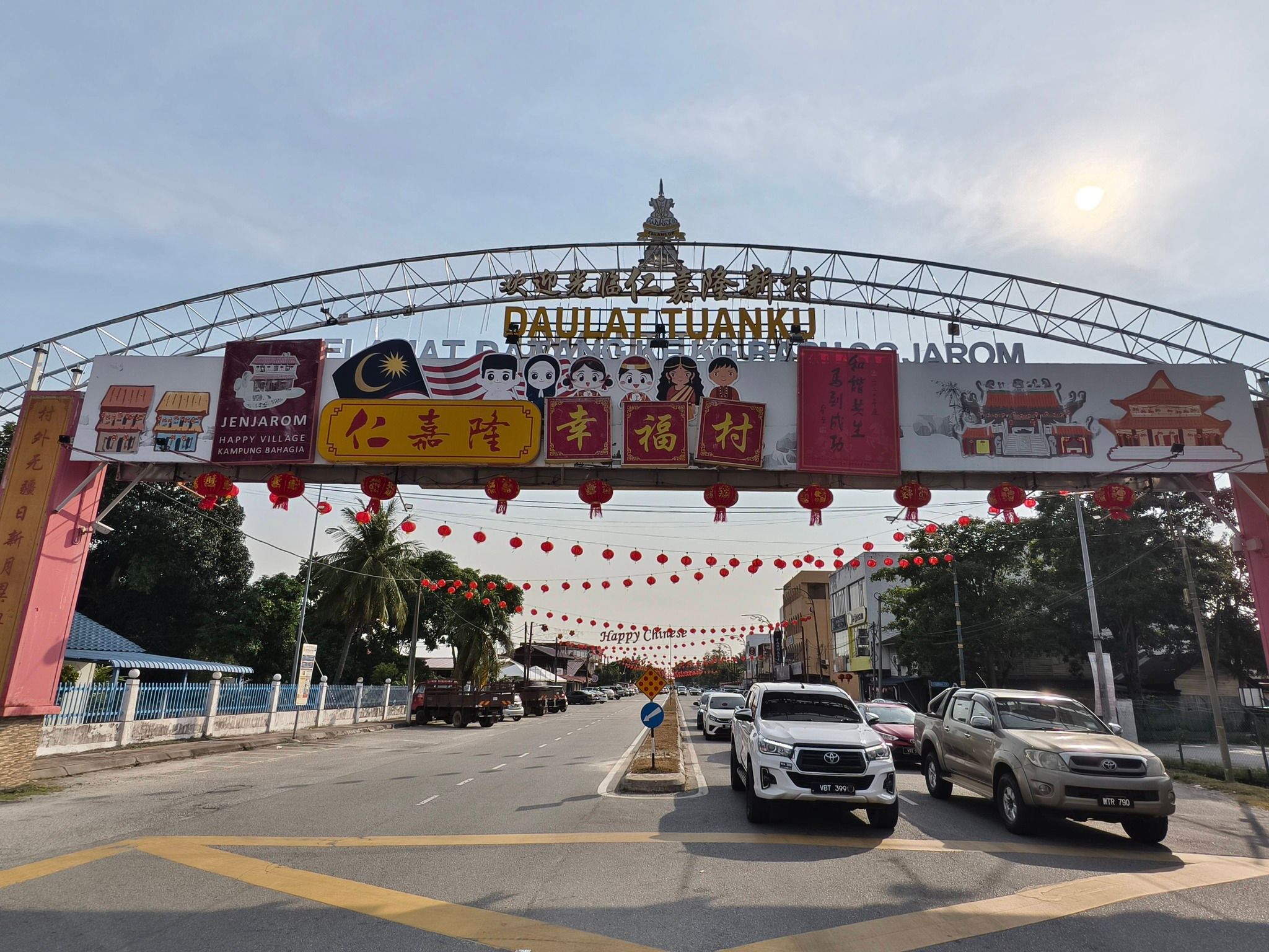 幸福村工委会加码新春布置 3路段张灯结彩辉映东禅寺灯会