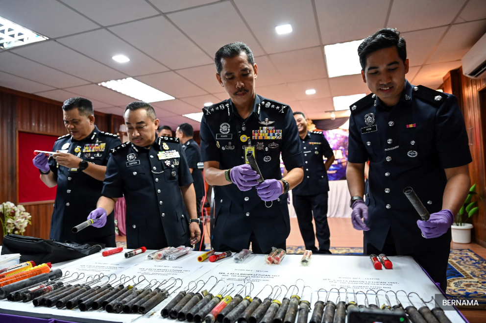 Drawbridge commotion: 33 Selangor FC fans remanded, 21 test positive for drugs