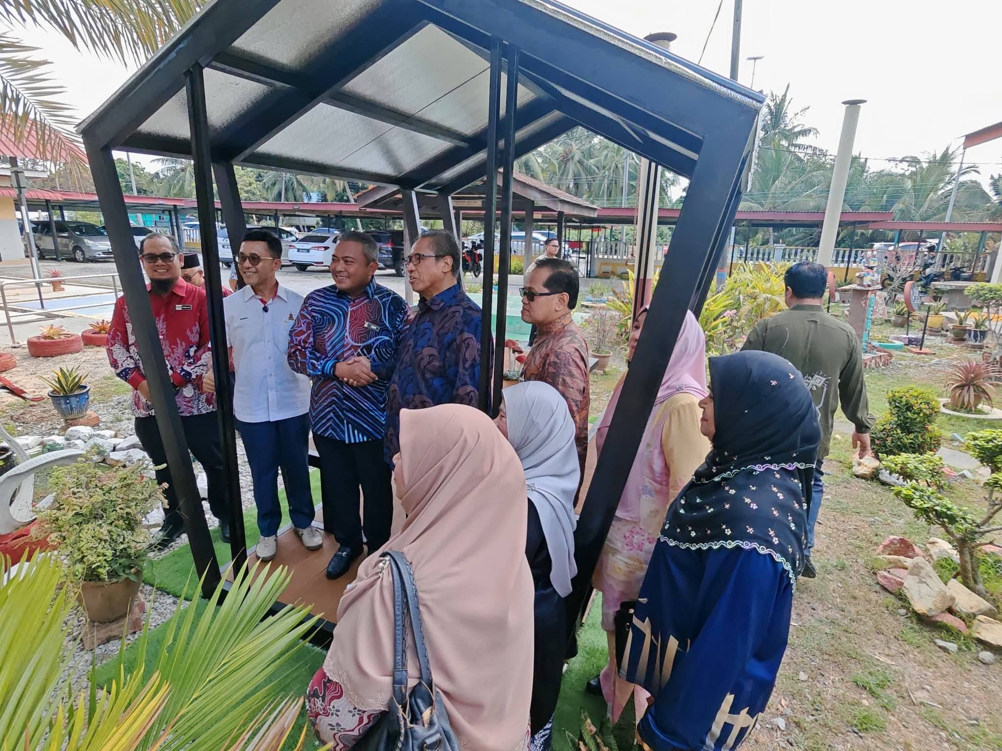 MPKL sumbang wakaf kepada SK Batu Laut, sokong projek Sekolah Angkat Madani