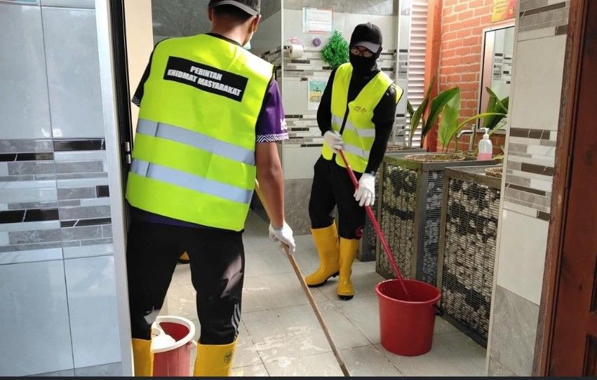 倪可敏促国人勿乱丢垃圾  78名垃圾虫6州集体扫街