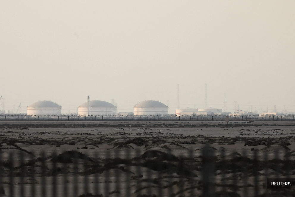 Europe's gas prices jump 48 pct as Hormuz traffic stalls