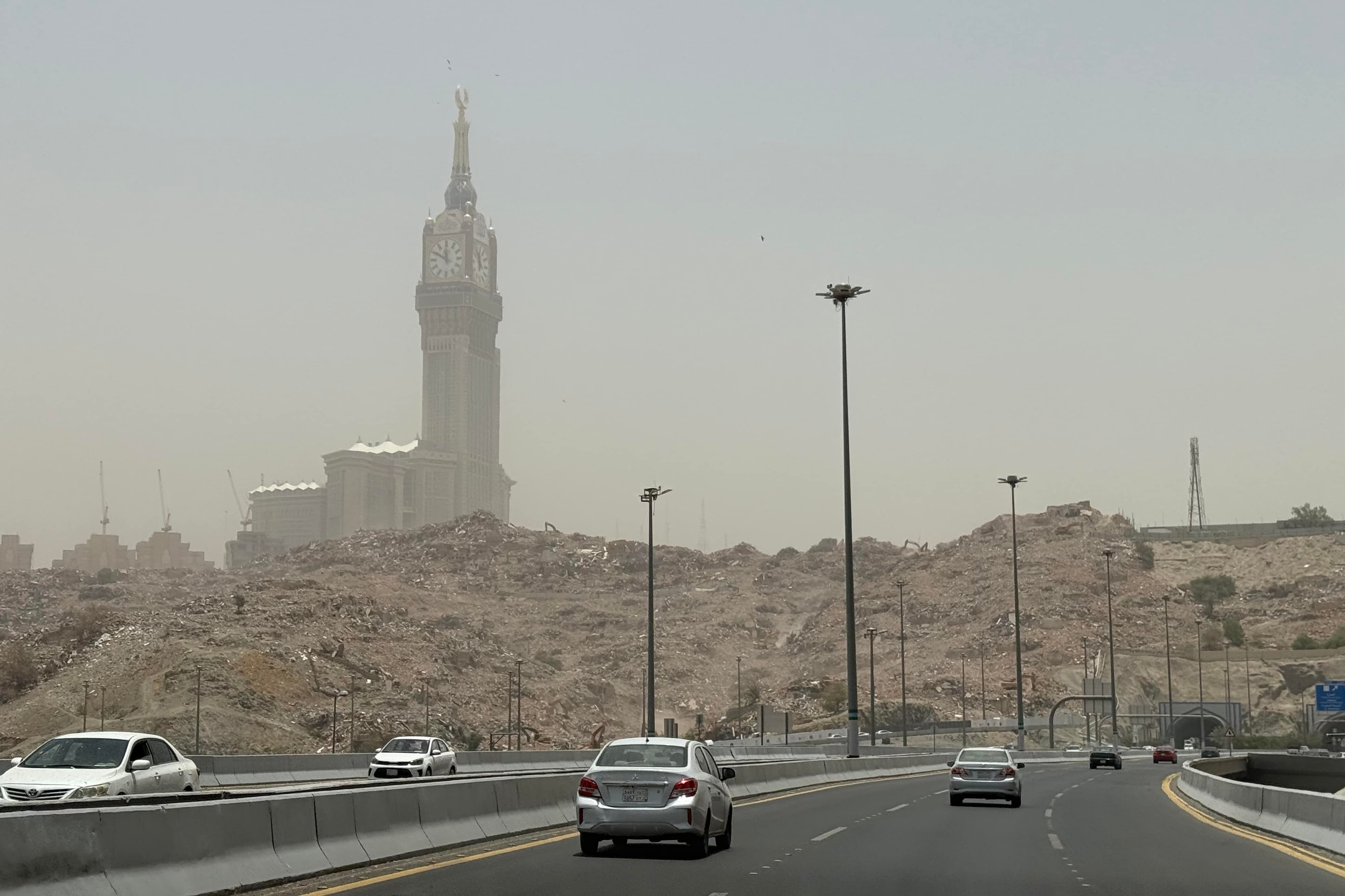 ஒரு மில்லியன் ஹெக்டேர் தரிசு நிலத்தை மீட்டெடுத்து, 159 மில்லியன் மரக்கன்றுகளை நட்டு சவுதி அரேபியா சாதனை