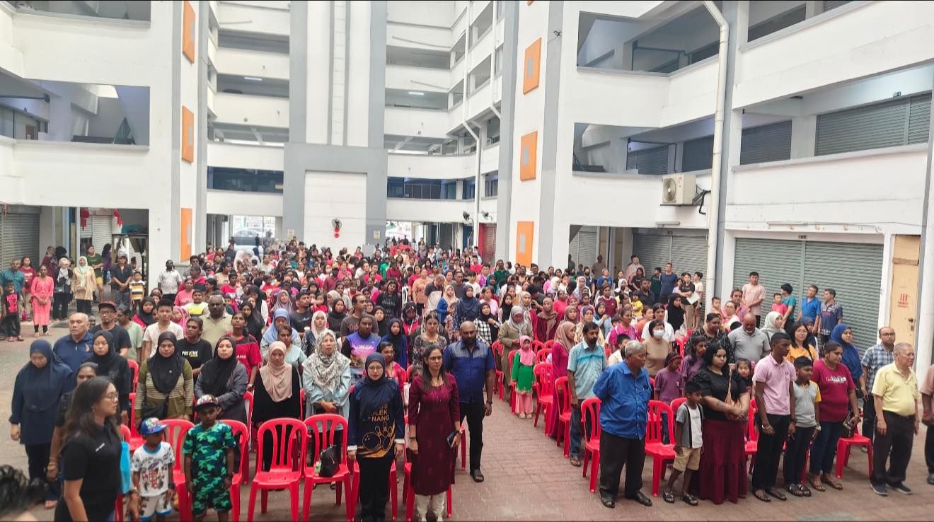 300 pelajar DUN Banting terima bantuan Kembali Ke Sekolah MBI 2026