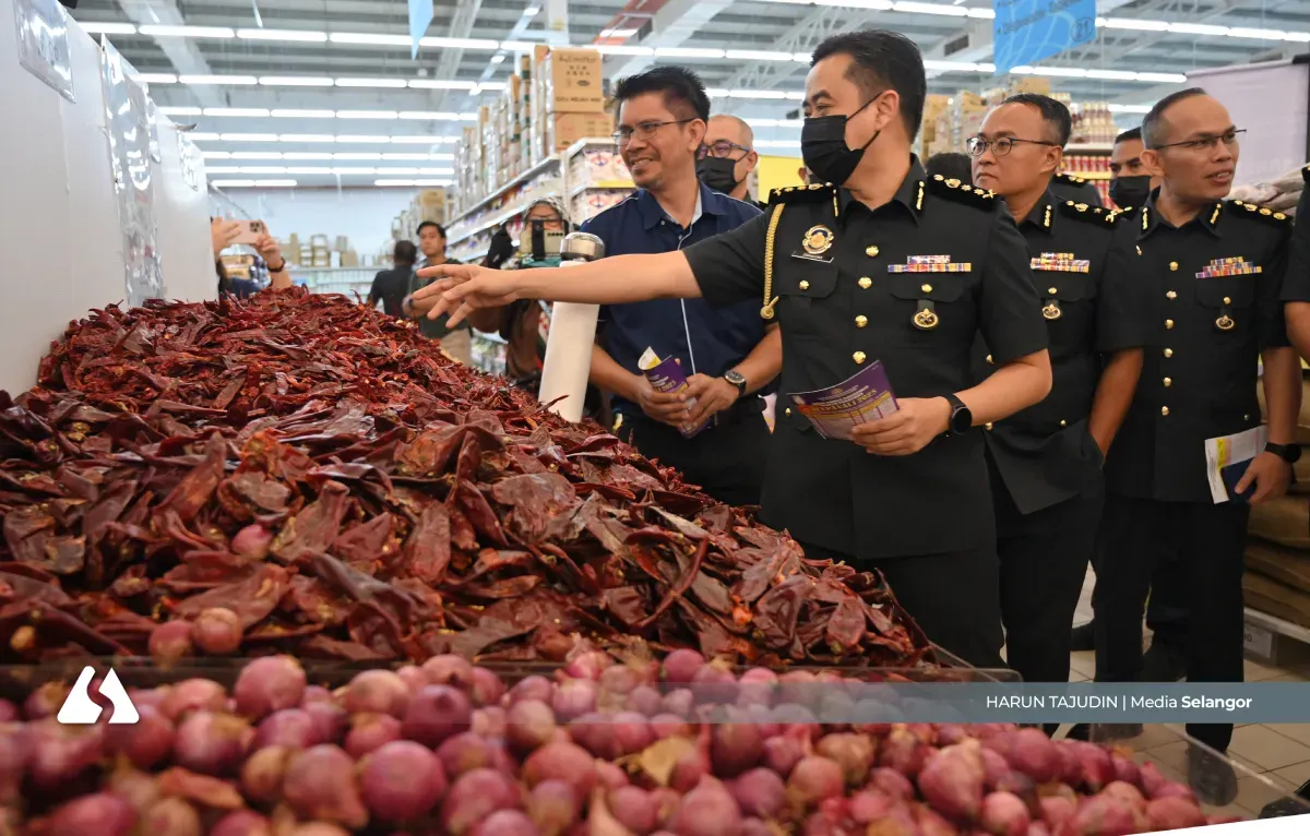 பெருநாள் காலத்தில் பீதியடைந்து பொருட்களை வாங்க வேண்டாம் என பொதுமக்களுக்கு அறிவுறுத்து