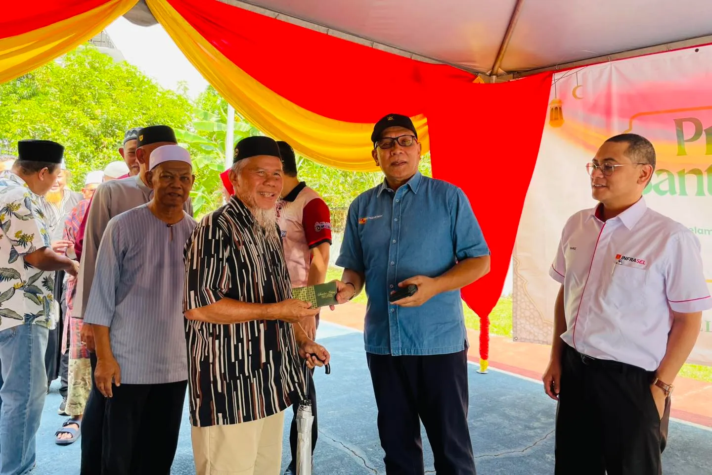 Bantuan tunai, baucar ringankan beban B40 dan AJK surau di Pandan Indah