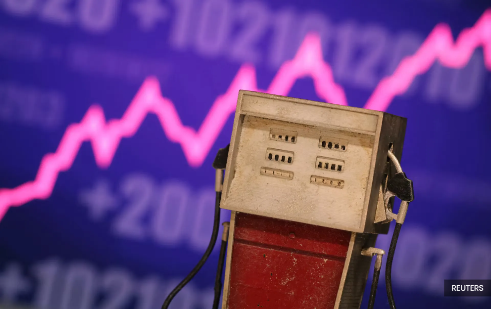 Australian govt to release 762m litres of fuel