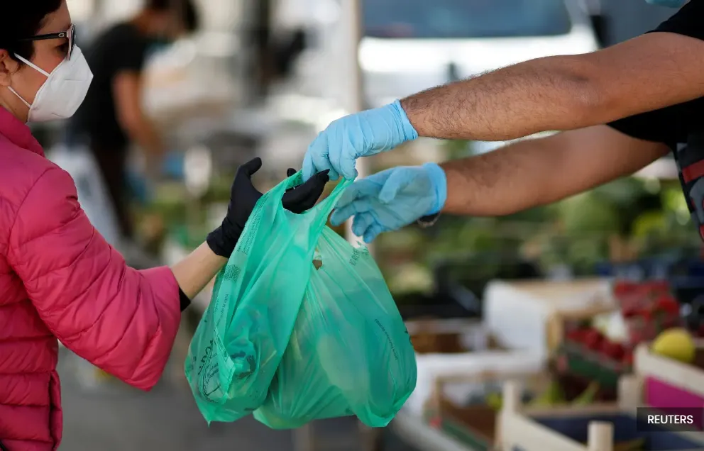 Selangor mulls hike in 20 sen plastic bag charge
