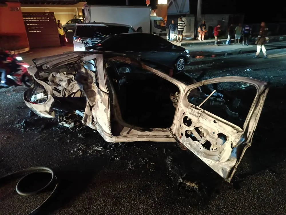 Wanita melecur 70 peratus, kereta terbakar dalam nahas