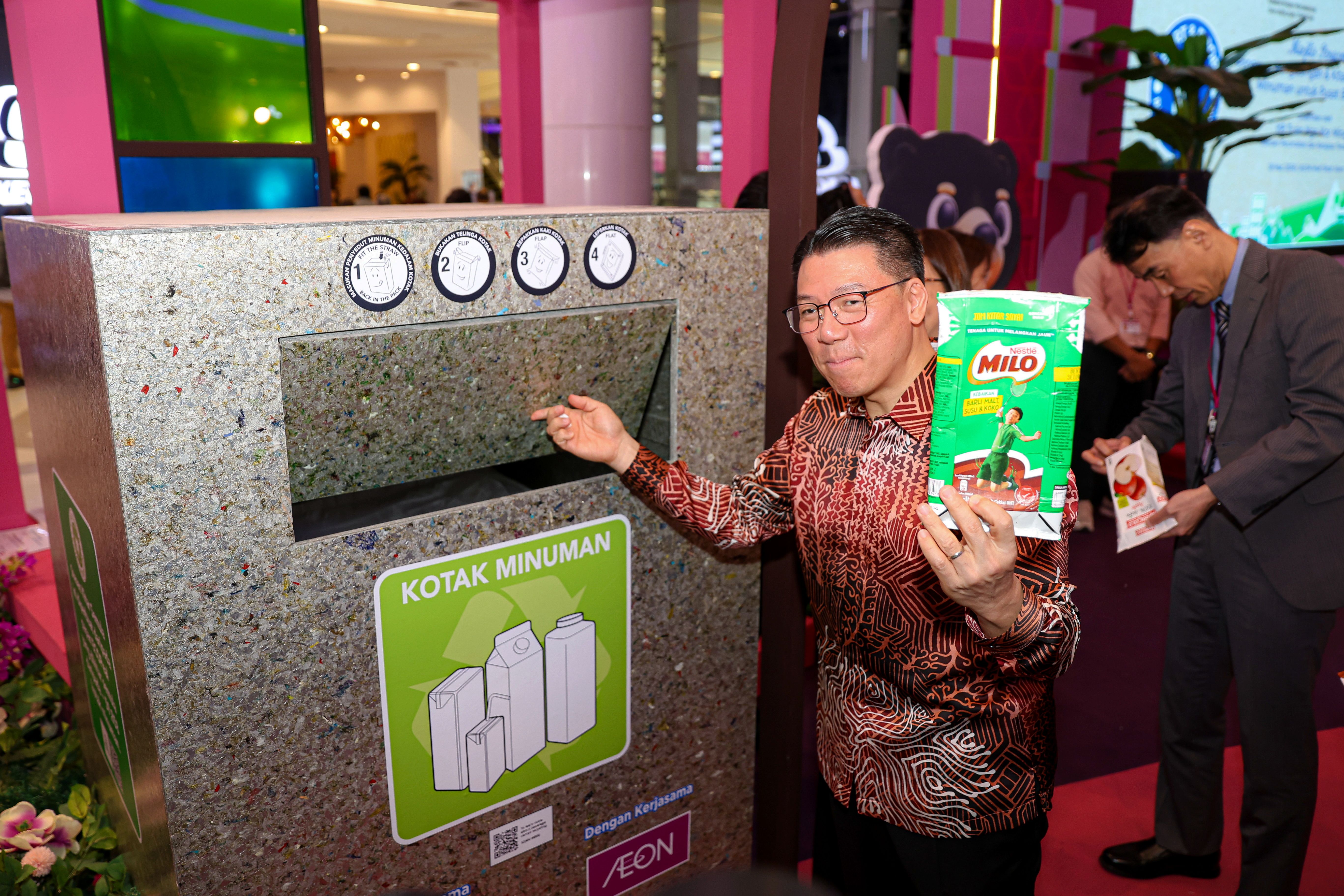 佳节300执法员监督道路清洁  倪可敏：迄今捕1054名垃圾虫