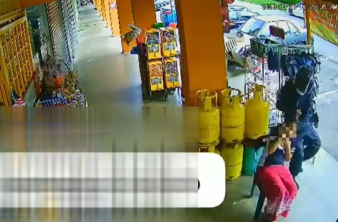 உலு சிலாங்கூரில் மளிகைக் கடையின் முன் நகையைப் பறிக்க முயற்சி