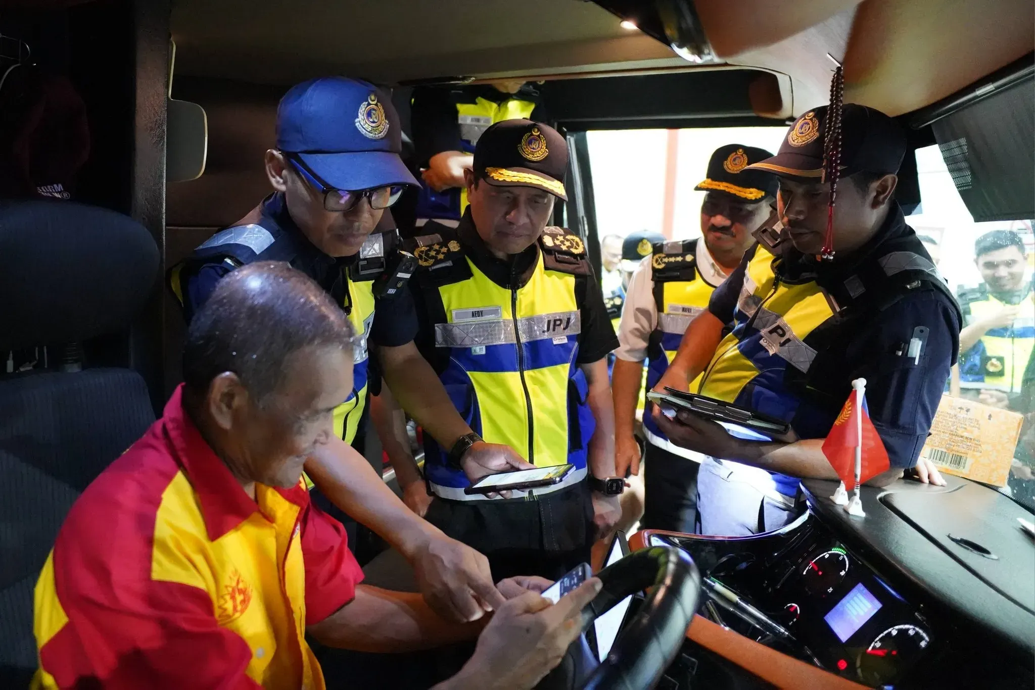 நாடு முழுவதும் விபத்துகள் அதிகம் நிகழக்கூடிய 288 'ஹாட்ஸ்பாட்' இடங்கள் அடையாளம் காணப்பட்டுள்ளன