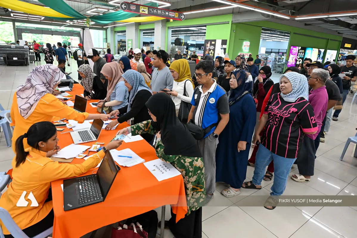 DUN Seri Serdang agih 800 baucar Jom Shopping kepada penduduk