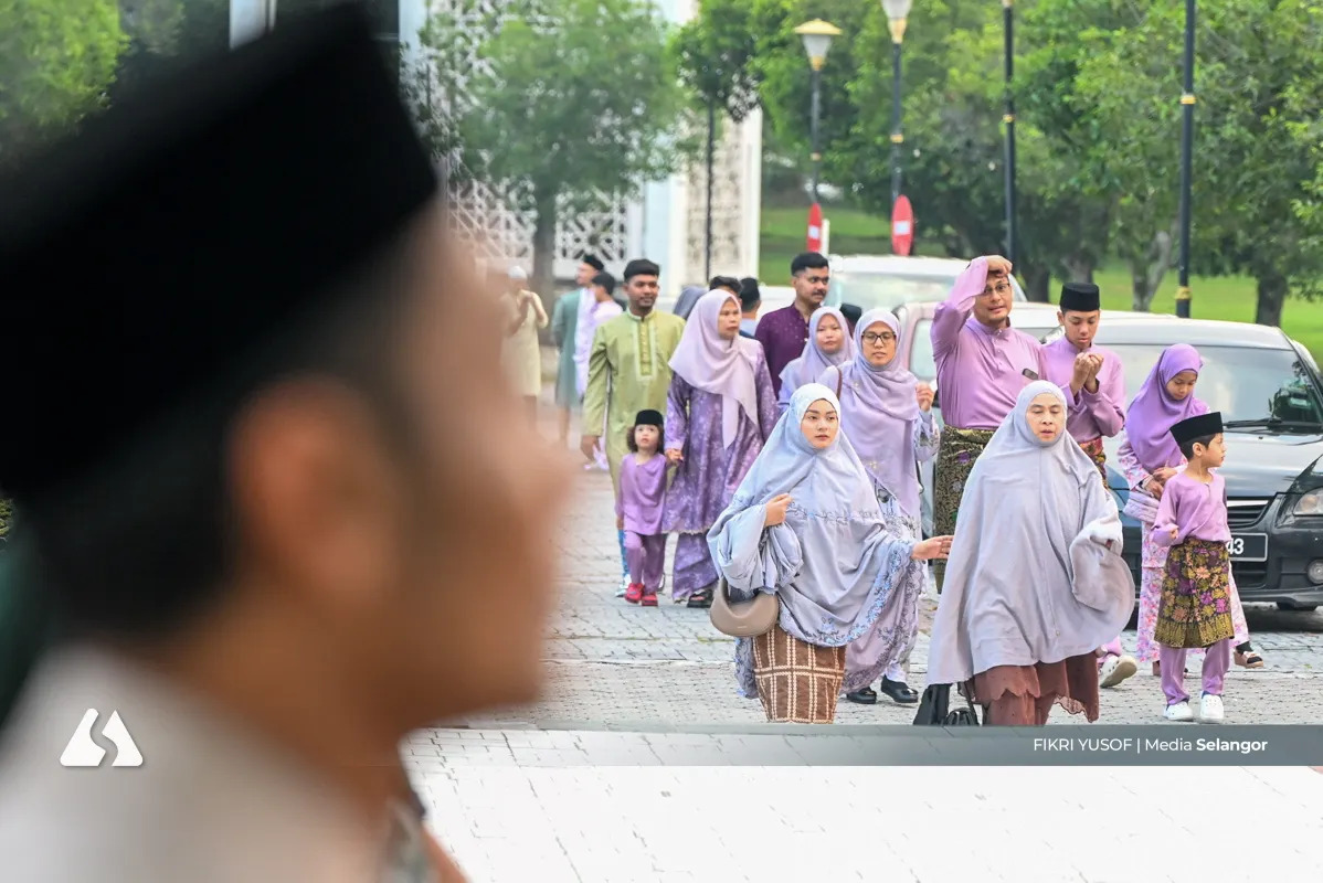 Syawal Selangor disambut meriah, rakyat tunai Solat Aidilfitri bersama sultan