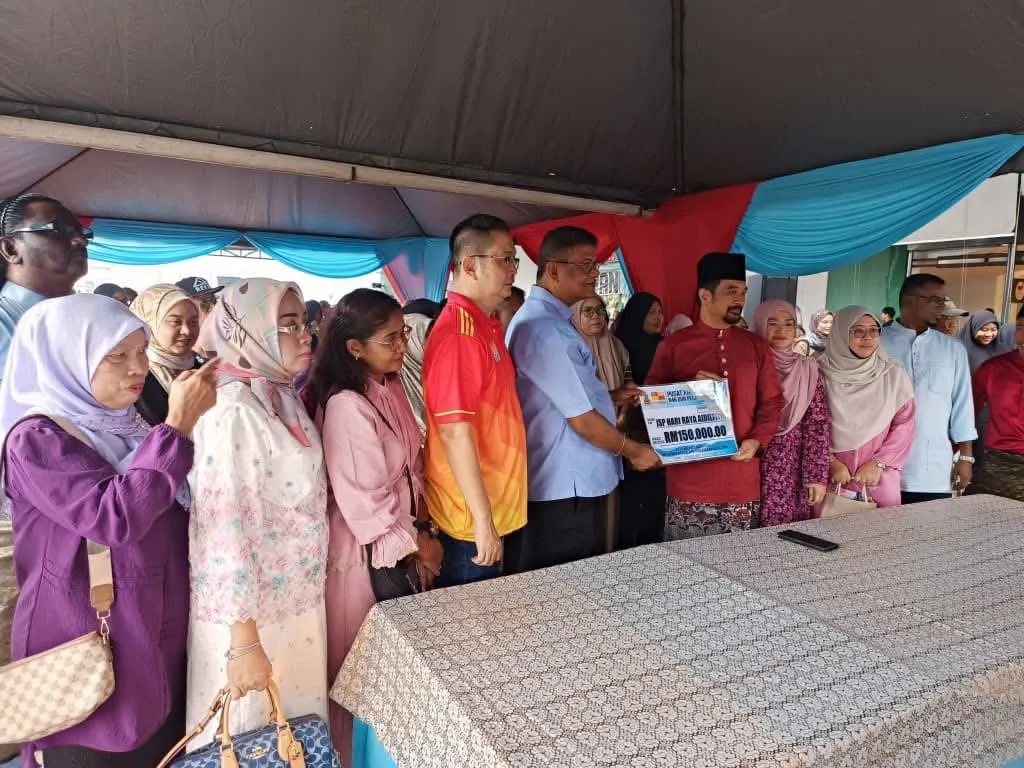 பெலாபோஹான் கிள்ளானில் 750 குடும்பங்களுக்குத் தலா 200 ரிங்கிட் 'ஜோம் ஷோப்பிங்' வவுச்சர்கள் விநியோகம்