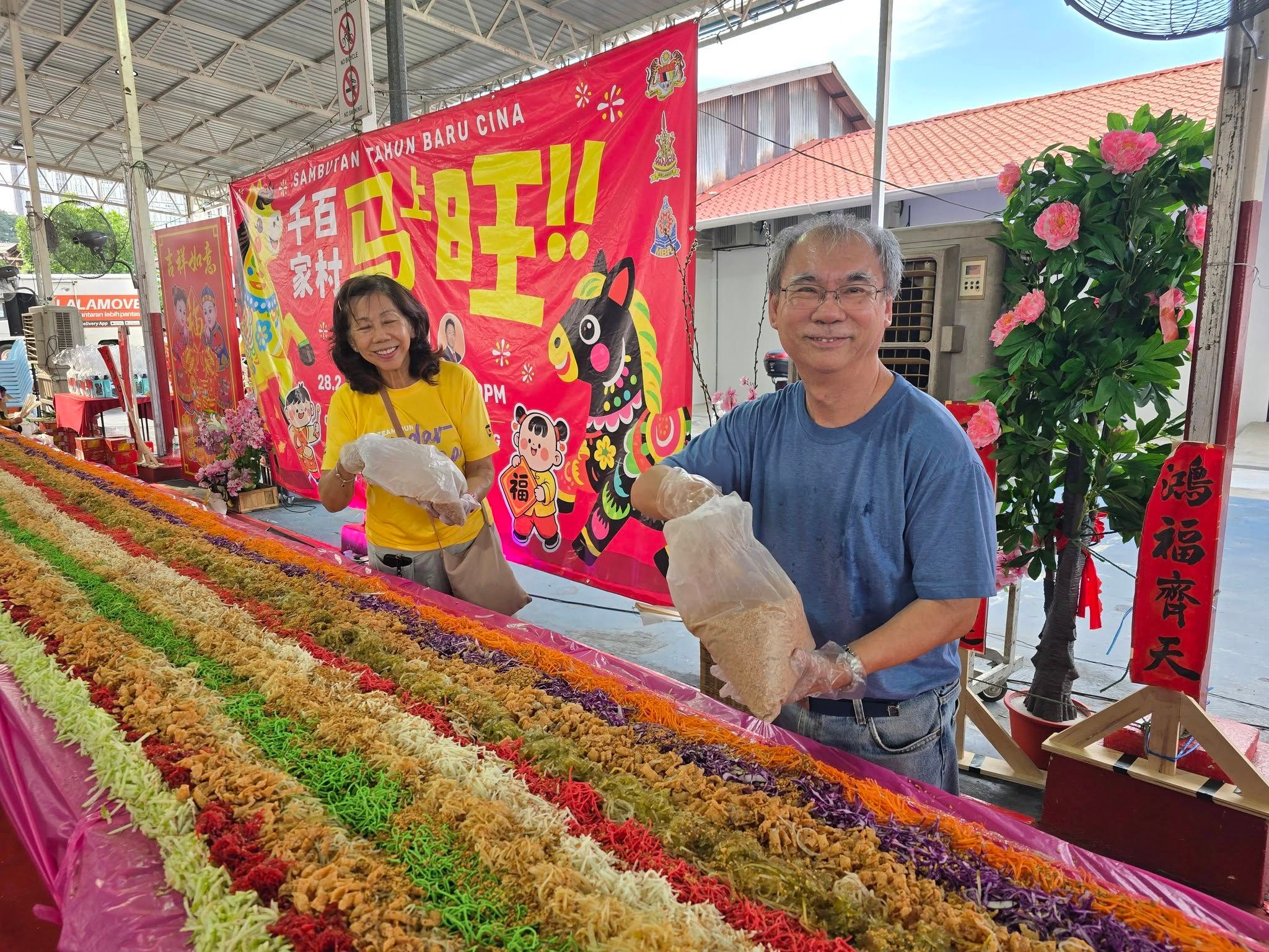 千百家村新春晚会热闹登场   50呎捞生共庆佳节