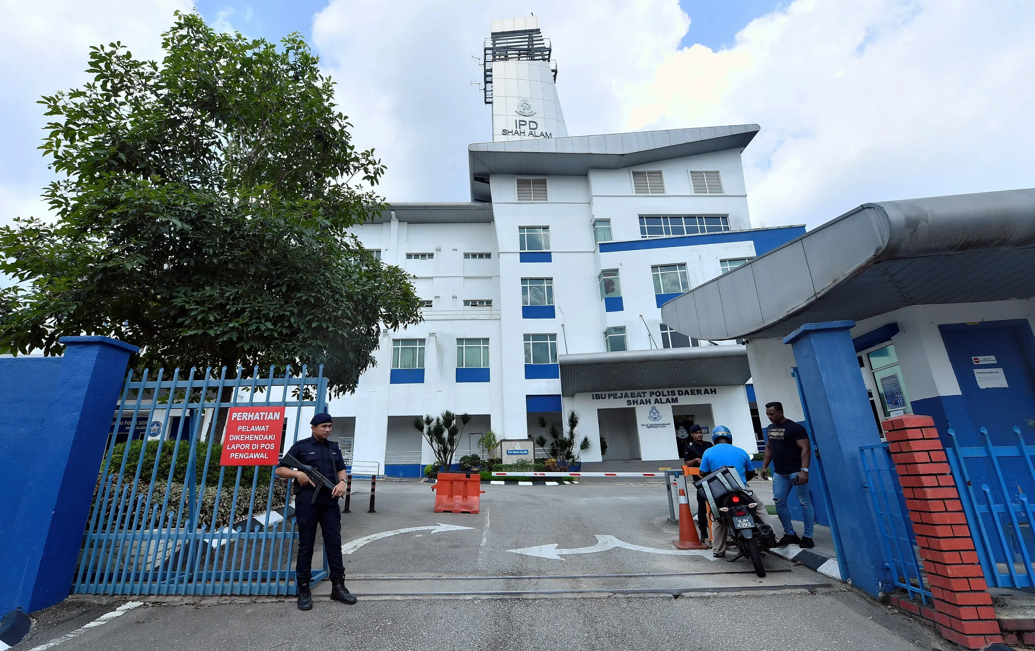 மத்திய கிழக்கு பதற்றத்தைத் தொடர்ந்து, போலீஸ் ரோந்துப் பணிகள் மற்றும் பாதுகாப்பு தீவிரம்