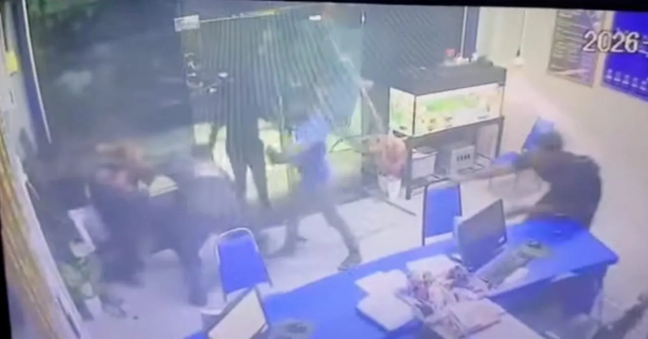 Gaduh di balai polis, lima lelaki ditahan