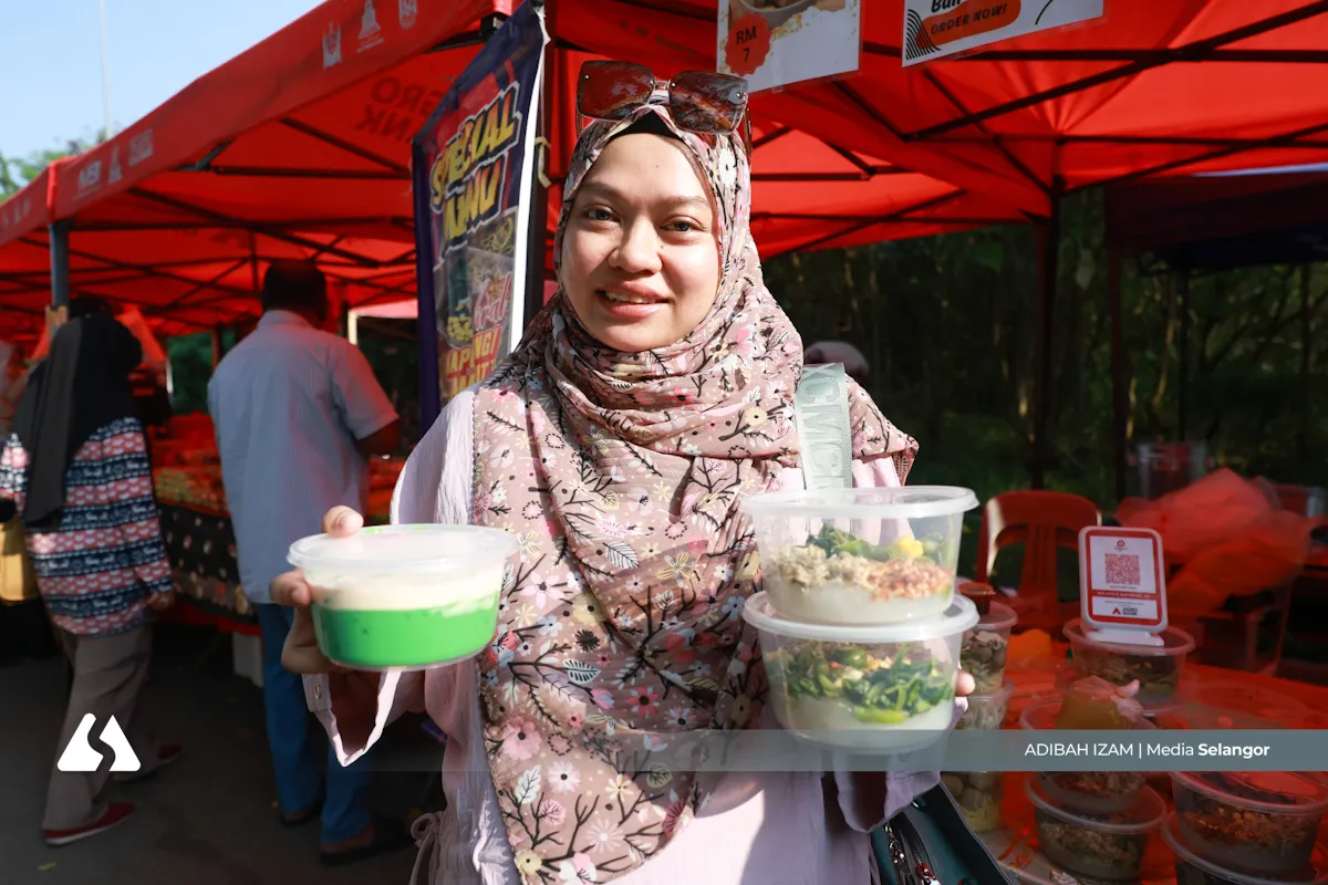 Ambuyat, nasi ambeng antara juadah tumpuan di Bazar Ramadan Banting Baru