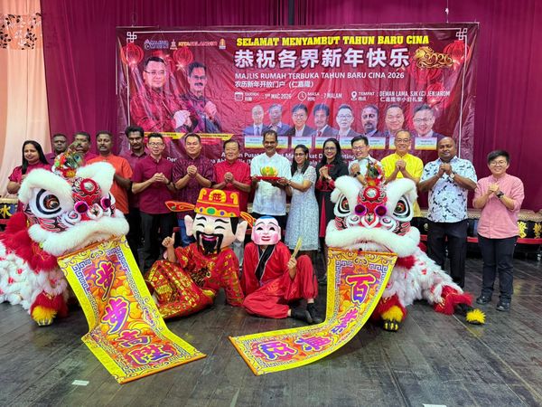 56 pelajar terima anugerah kokurikulum sempena Tahun Baharu Cina DUN Banting