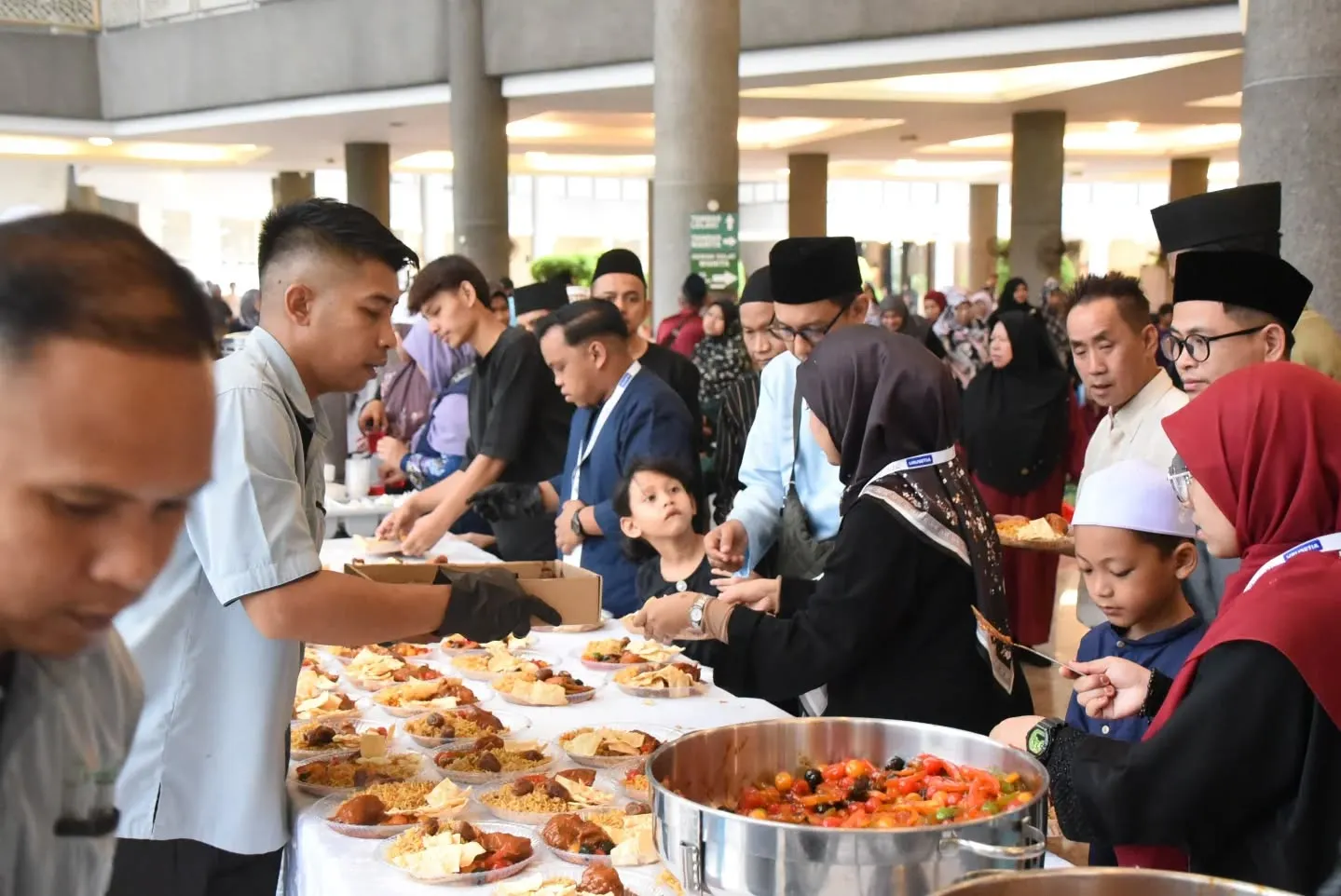 Lebih 1,400 peserta pelbagai kaum jayakan iftar perpaduan JAIS